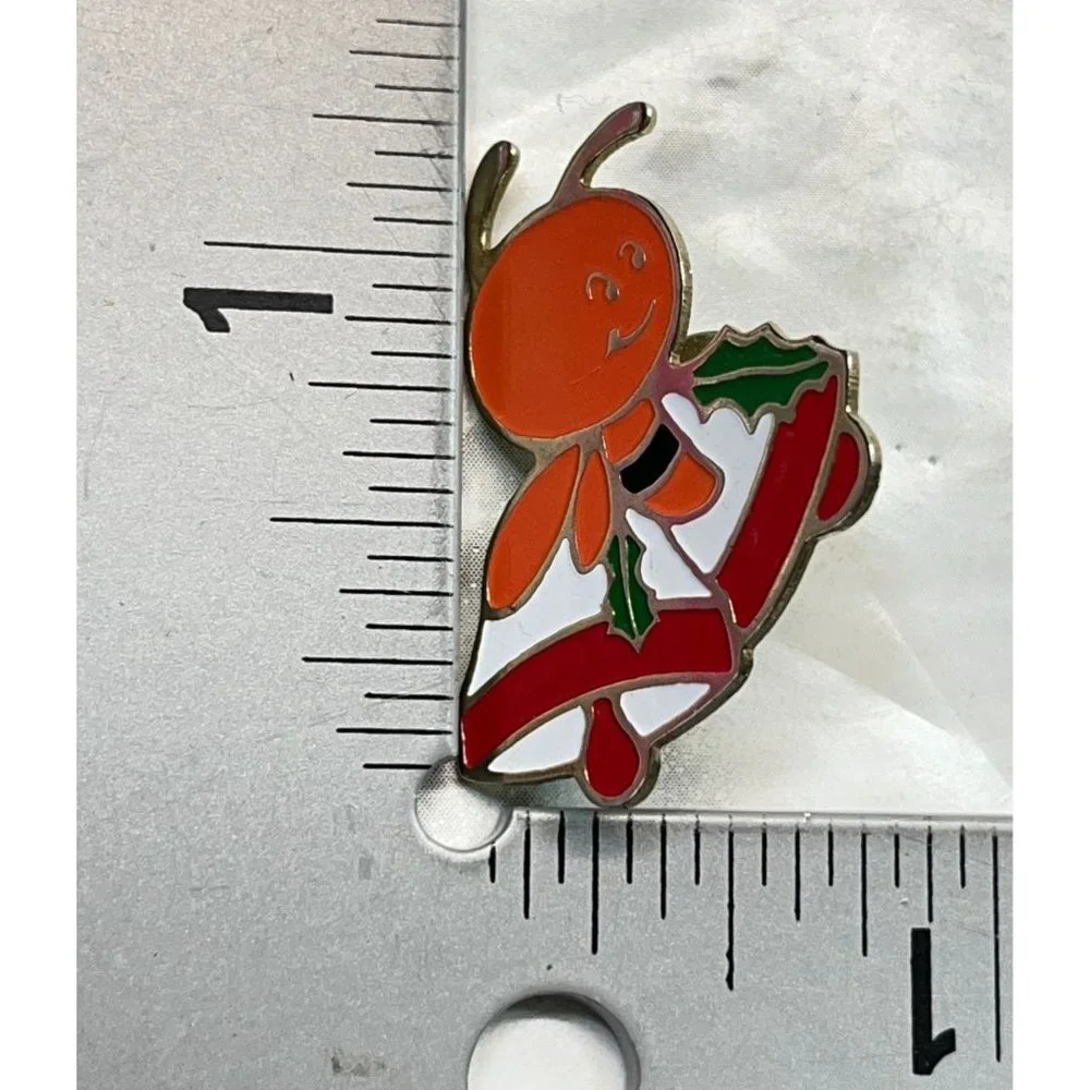 Vintage Christmas Pin Brooch Honey Bee on Bells Enamel - Picture 3 of 6